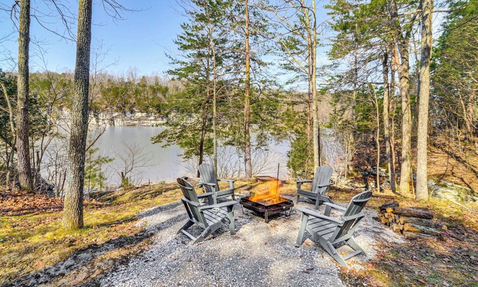 Sloans Valley Casa | Cumberland Lake Retreat: Furnished Deck & Grill!