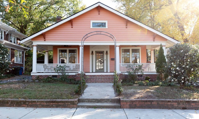 Durham Casa | Curated Craftsman Downtown Charm
