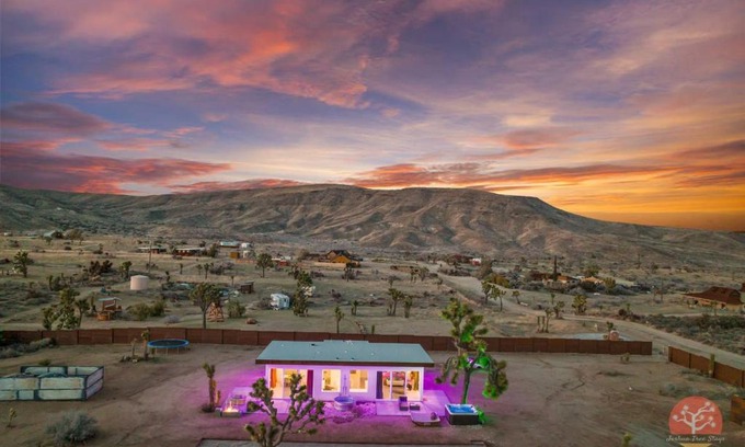 Pioneertown Casa | Curious Crib - CENTRAL Location Cowboy Pool Spa