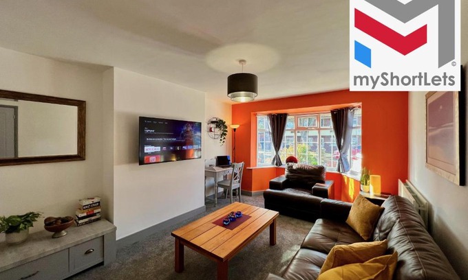Cleethorpes Casa | Curzon House One - Great for Contractors or Family Holidays