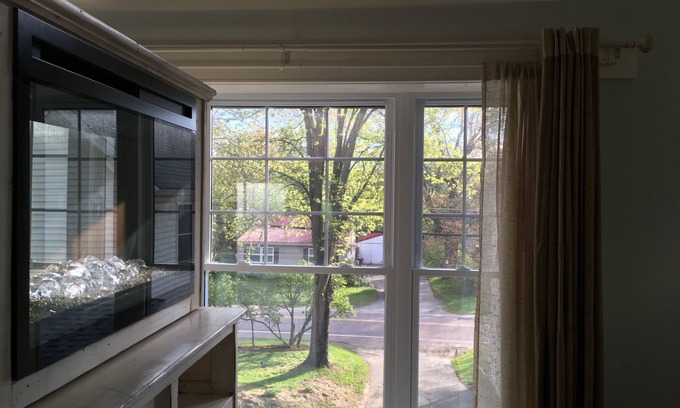 Burlington Casa | Carriage House de diseño personalizado: cerca de la ciudad con una sensación de granja