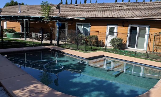 Fallbrook Casa | HILLTOP PERSONALIZADO, VISTA, PISCINA, SPA, HUERTA JUNTO A LA CATA DE VINOS, AUTOPISTA EZ, PERRO K