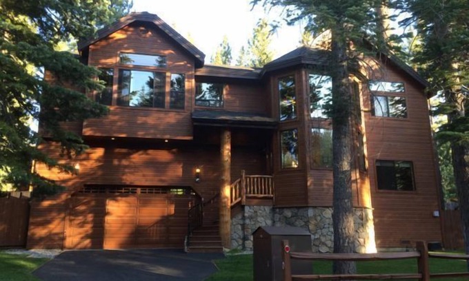 Tahoe Paradise Casa | Luxury Custom Home W / Bañera de hidromasaje y mesa de billar