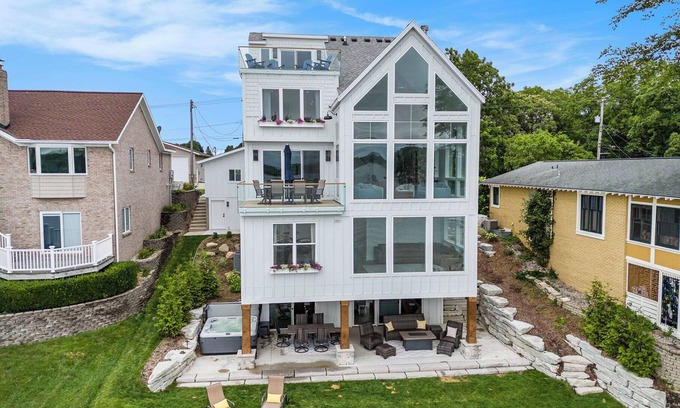 Fennville Casa | Premium Hutchins Lake Front Home en Fennville cerca de Saugatuck