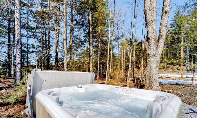 Morrisville Casa | Custom Mountain Home with Private Hot Tub, Firepit, & Free WiFi - Dog Welcome