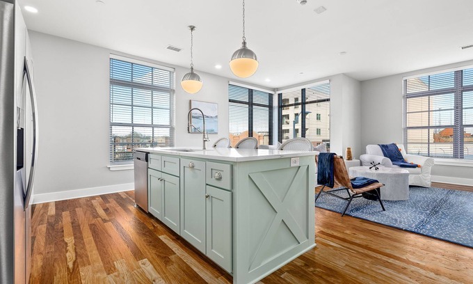 Auburn Apartamento | Custom Suite over Target - Downtown AU 209