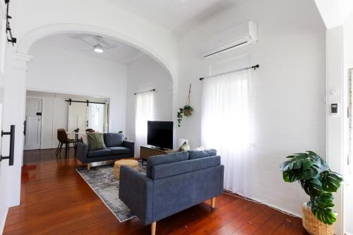 South Townsville Casa | Cute 2-Bed-2 bath Walk to Palmer