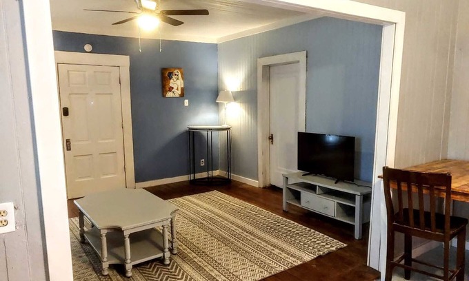 Denver Heights Casa | Cute 2 Bedroom 2 Miles From Downtown