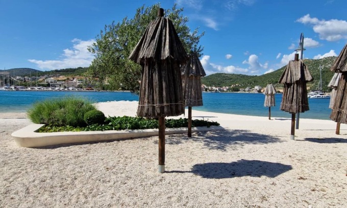 Marina Apartamento | Cute apartment in stone house near sea