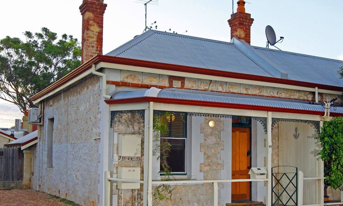Fremantle Cabaña | Lindo como un botón de 1 habitación cabaña