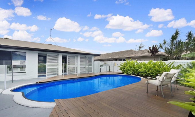 Warana Casa | Cute beach house - with pool, close to the beach