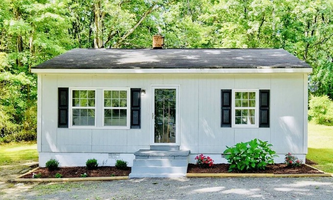 Hillsborough Casa | Cute Bungalow in Hillsborough