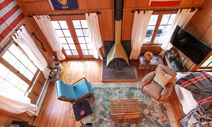 Yachats Casa | Cute Cabin in Yachats! Short walk to rivers' edge!
