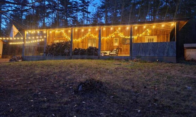 Morganton Cabina | Cute cabin next to Pisgah National Forest; Hot tub Wi-Fi