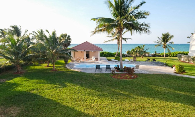 Williams Town Condominio | Cute, Clean, Comfortable Beach Retreat