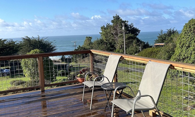 Timber Cove Casa | Cute, clean, cozy cottage along the Timber Cove cliffs, great views!