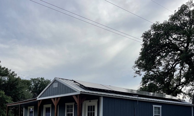 Marble Falls Cabina | Cute Comfy Cabin 3 Bed 1 Bath