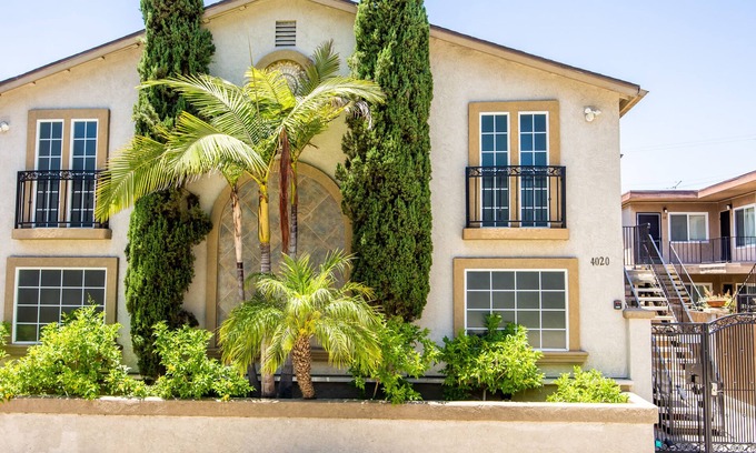 Croham Condominio | Cute Condo in Gated Community