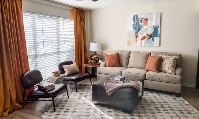 Broadmoor Casa | Cute Condo South of Centenary