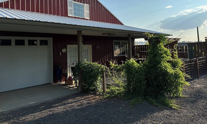 Colbert Cabaña | Cute Cottage on a mini Farm