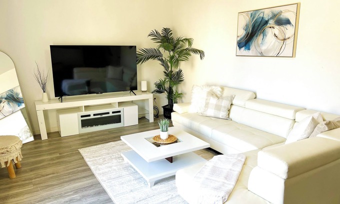West Valley City Casa | Cute/Cozy 4-bedroom house West Valley City with games area