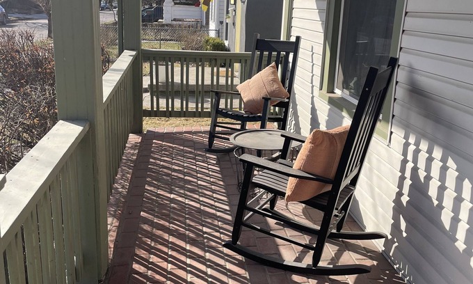 Merion Village Casa | Cute, Cozy, and Convenient, with a fenced back yard and front porch!
