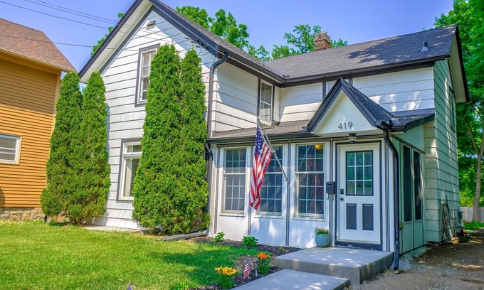 Stillwater Casa | Cute & cozy home within a 10 minute walk to Downtown Stillwater!