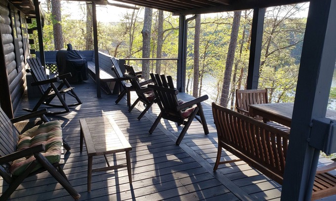 Arley Cabina | Cute, cozy log cabin on beautiful Smith Lake, Arley AL (year round deep water)