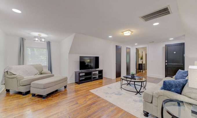 Columbia Apartamento | Cute Double-Suite Columbian Apartment Home!