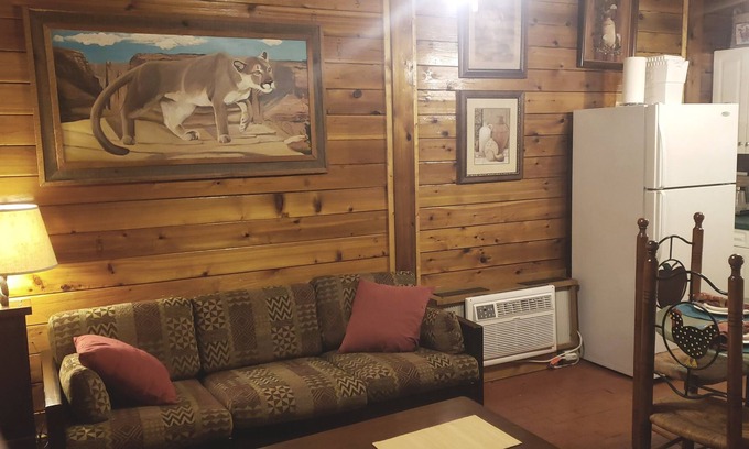Greenville - Spartanburg Cabina | Cute Farm in law suite on Saluda River.