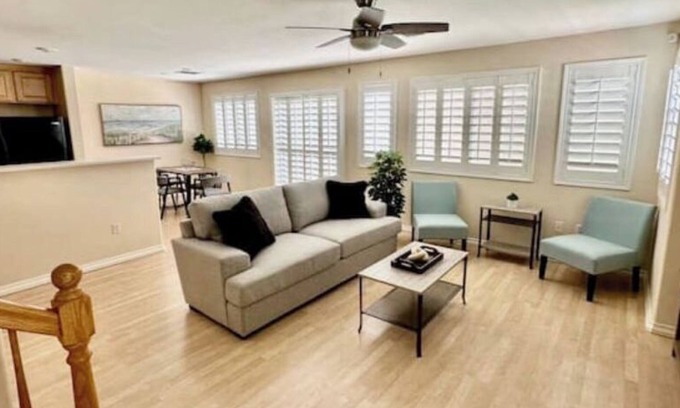 Enterprise Apartamento | Cute home 5 miles to strip!