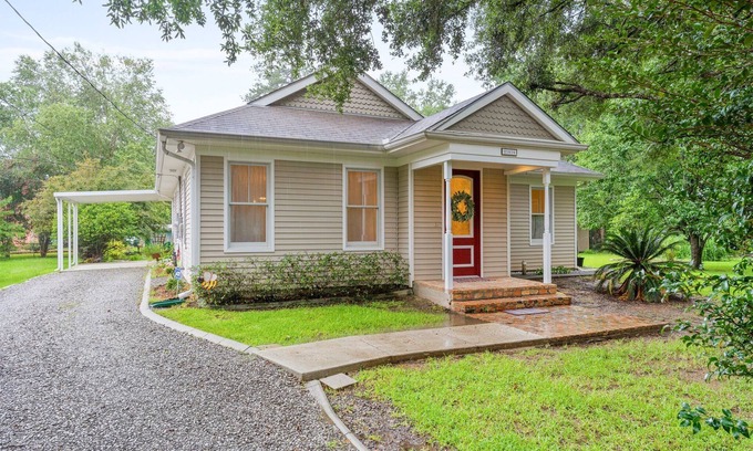 Abita Springs Casa | Cute home in Historic Abita Springs with tons of privacy.