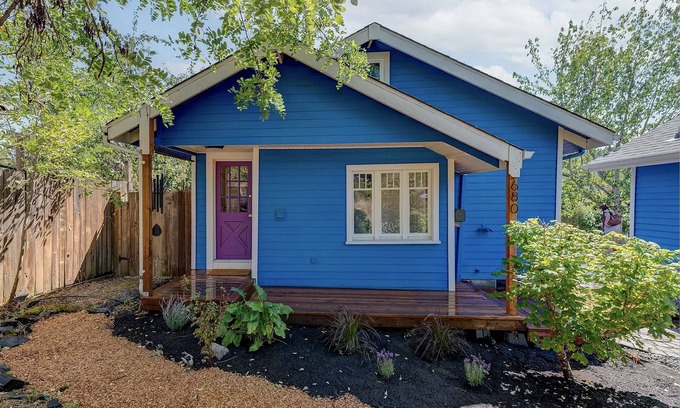 College Hill Casa | Cute House, Close to All Things & Pet Friendly