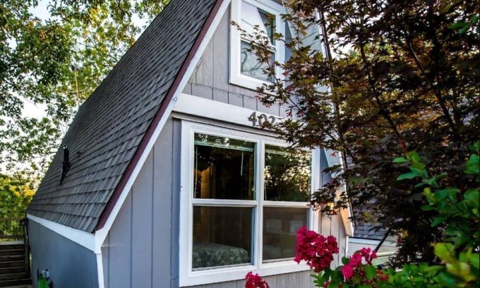 Lampe Cabina | Cute Little AFrame Table Rock Lake Shore Community