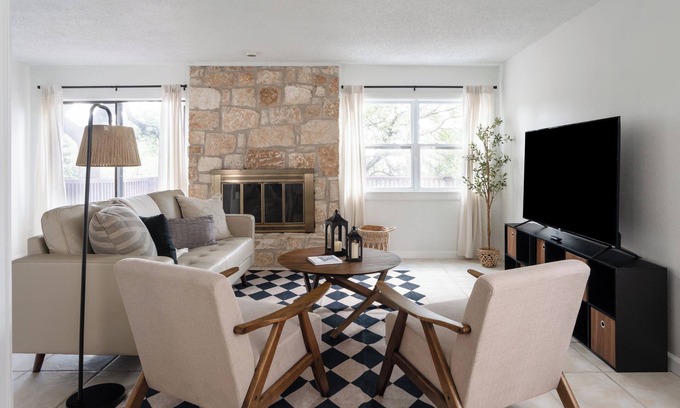 Waters Park Casa | Cute n' Cozy Retreat in Central Austin