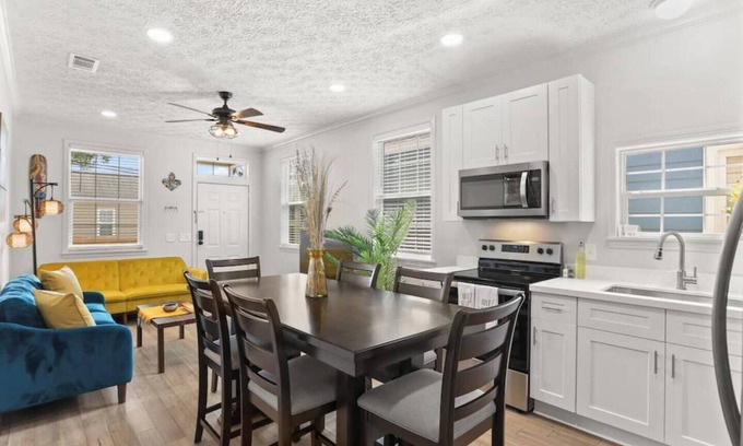Bayou St. John Casa | Cute Pool + Porches on Greenway near FQ, Streetcar, Cute & Bright 3BR on Greenway!