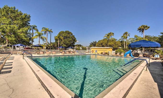 El Jobean Cabaña | Cute Port Charlotte Home w/ Resort Amenities!
