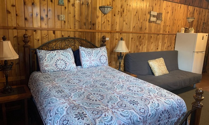 Timber Pond III Apartamento | Cute, Quiet And Meticulously Kept. This Private Studio Is Close To Everything.