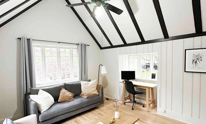 Suffern Casa | Cute Romantic Cottage!