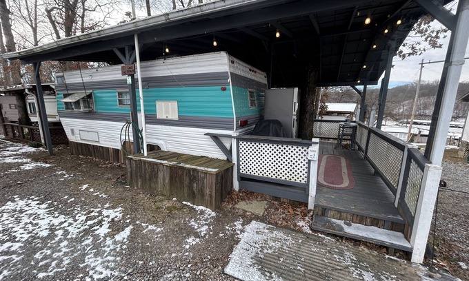 Dandridge Casa | Cute RV w/ 2 bedrooms, WiFi, & AC in Enchanting Dandridge! Close to attractions!