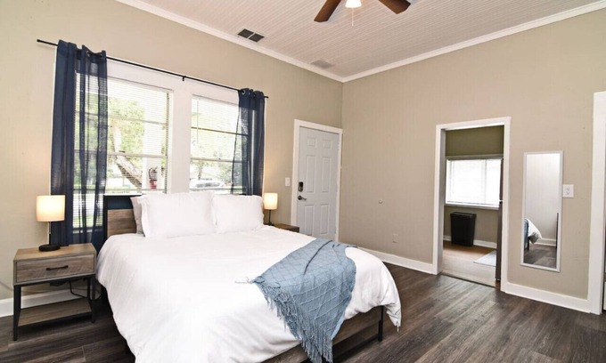 Winter Garden Apartamento | Cute Studio on the Bike trail