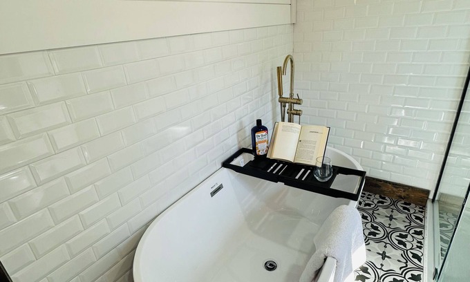 Battle Ground Casa | Cute weekend retreat.