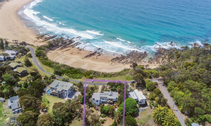 Barragga Bay Casa | VISTAS AL CUTTAGEE: 22 Cuttagee Beach Rd- Lujo, vista al mar, frente a la playa