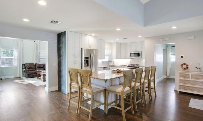 Florida North Atlantic Coast Casa | Cutting-edge & Cozy 4 Bed 2 Bath North Palm Beach