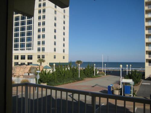 Northeast Virginia Beach Hotel | Cutty Sark Efficiencies and Historic Cottage's