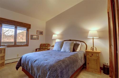 Copper Mountain Village Hotel | CV210A Copper Valley Hotel Room condo