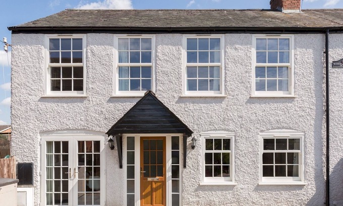 Warwick Casa | CV37 7QY 1 Wheelwright Mews, Leek Wooton · Gorgeous 3Bed Cottage, Peaceful Village & Parking | Pass The Keys