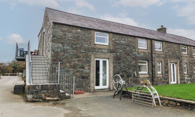 Rhyd-y-clafdy Cabaña | CWELLYN, pet friendly, with pool in Pwllheli