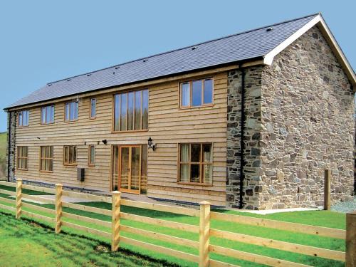 Newtown Casa | Cwm Corn Barn - Hw7662
