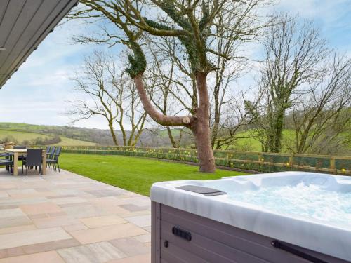 Whitland Casa | Cwm Hyfryd
